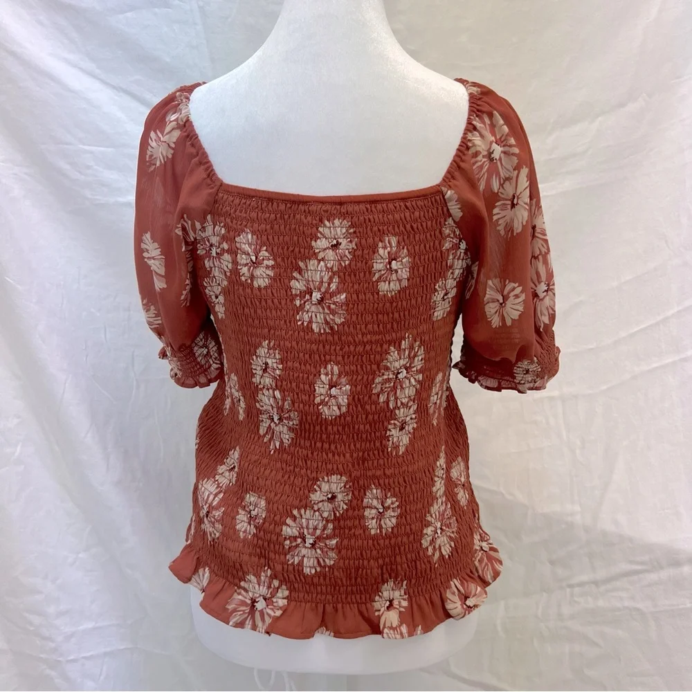Madewell smocked Georgette Lucie puff sleeve top with tan flowers. - Picture 7 of 11
